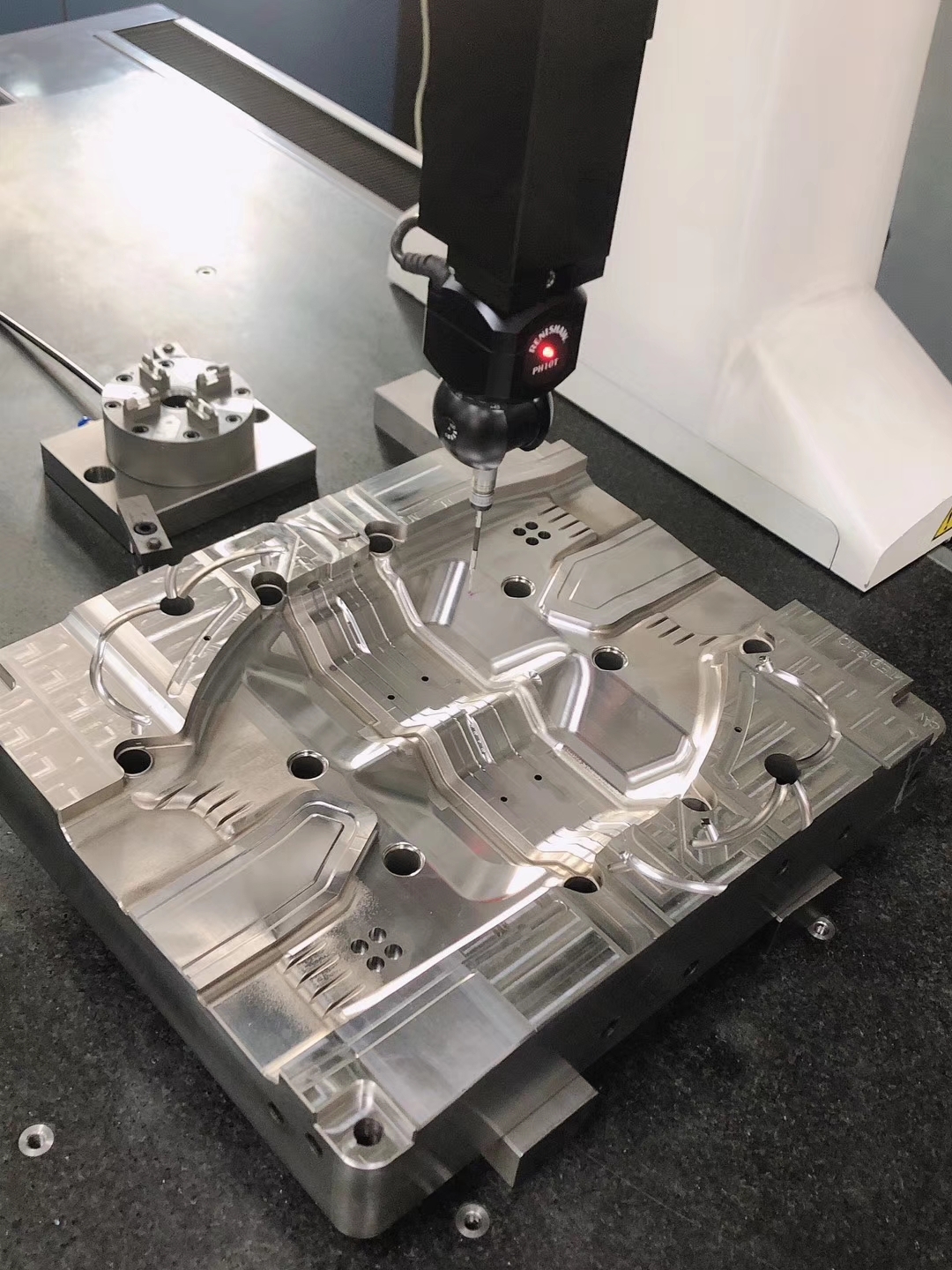 action mold manufacturing