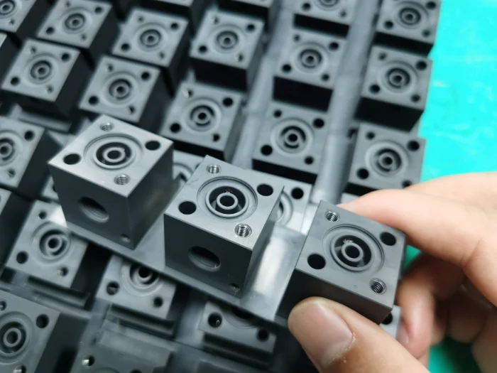 black plastic molding manufacturing