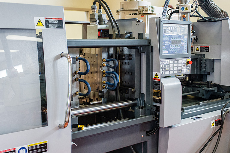 clear plastic injection molding manufacturing