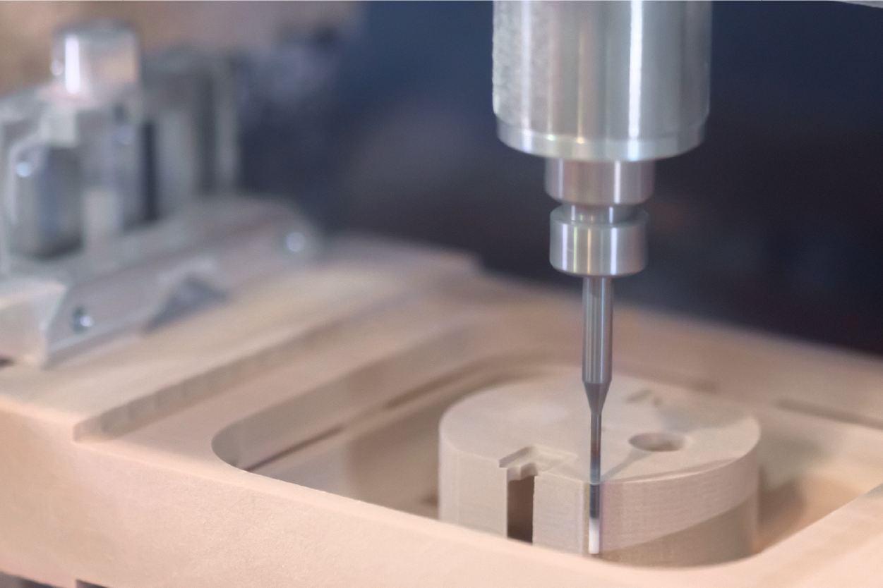 clear plastic molding manufacturing