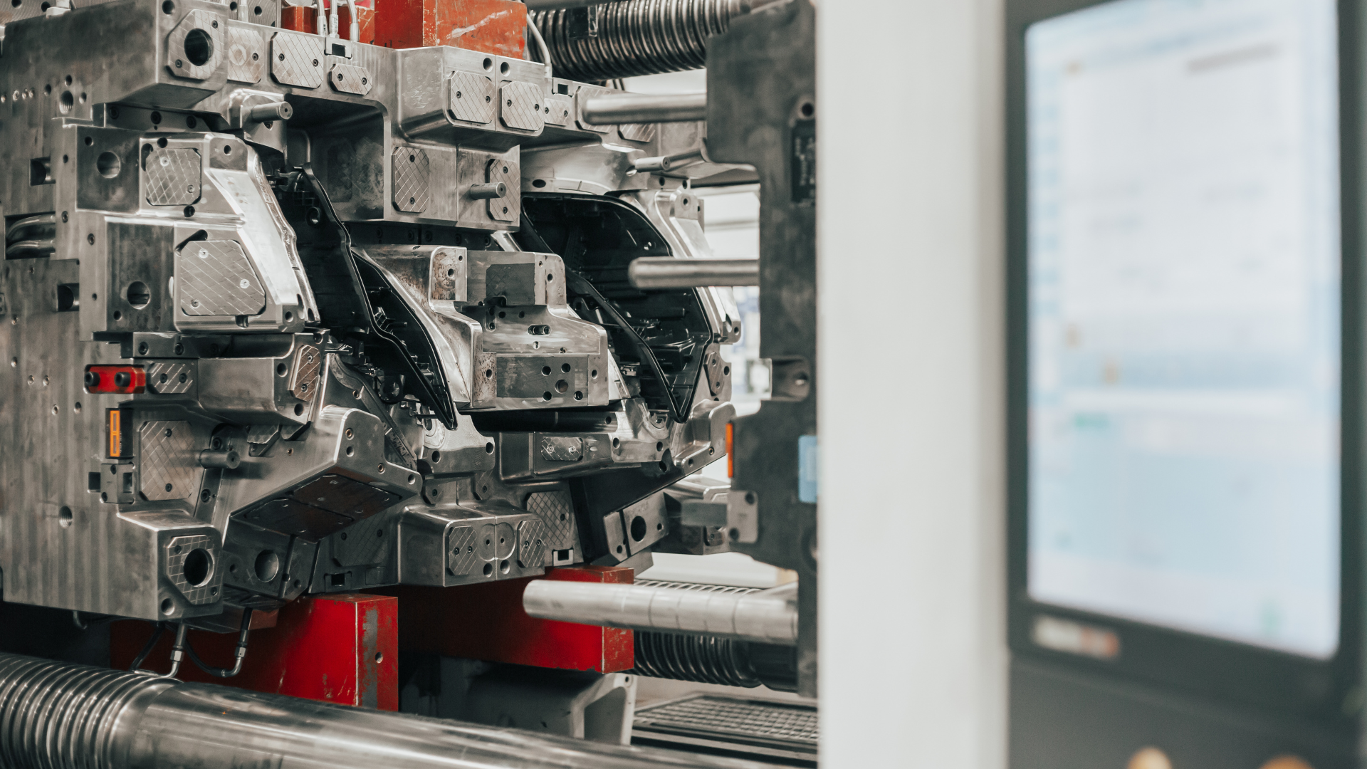 custom injection molders manufacturing