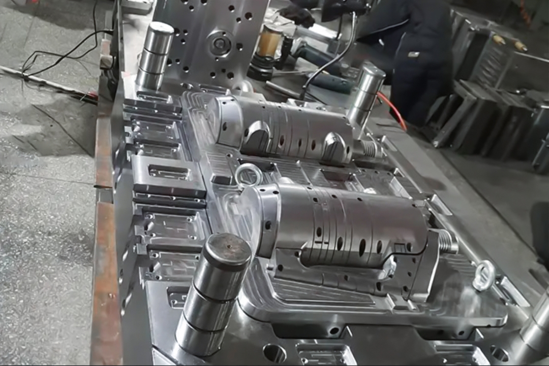 custom insert molding manufacturing