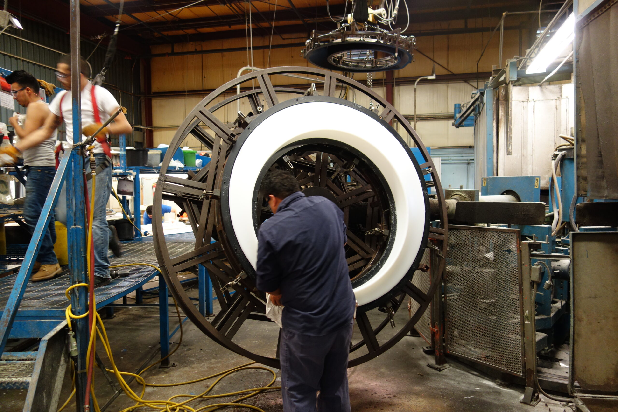 custom roto molding manufacturing