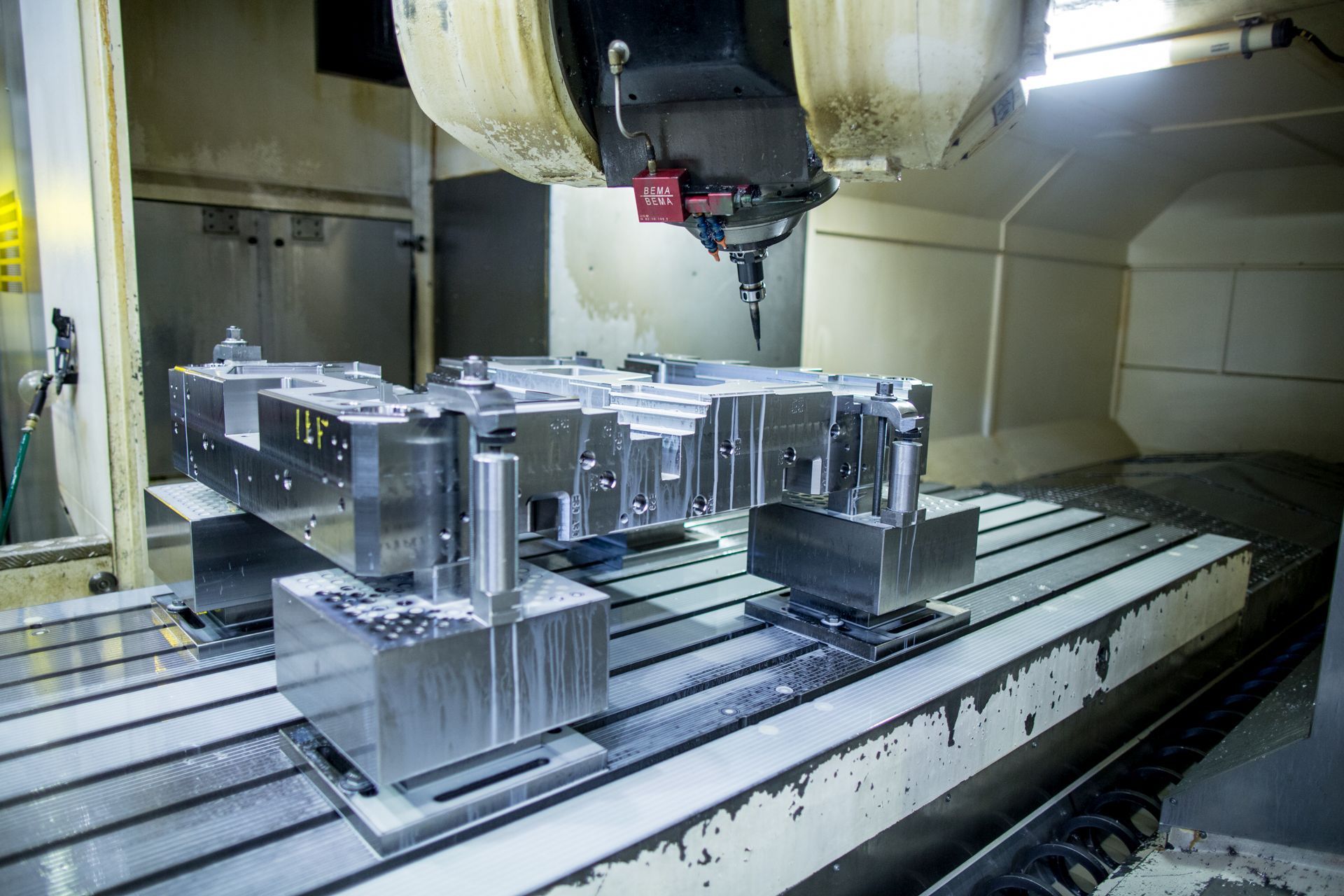 french moulding manufacturing