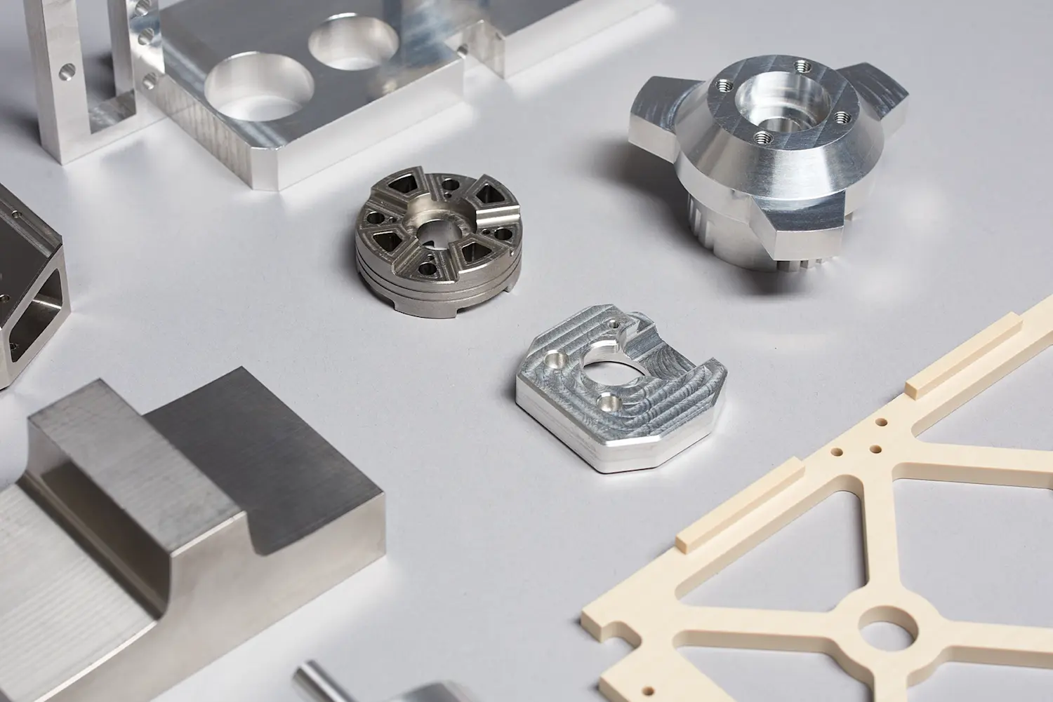 hubs company manufacturing