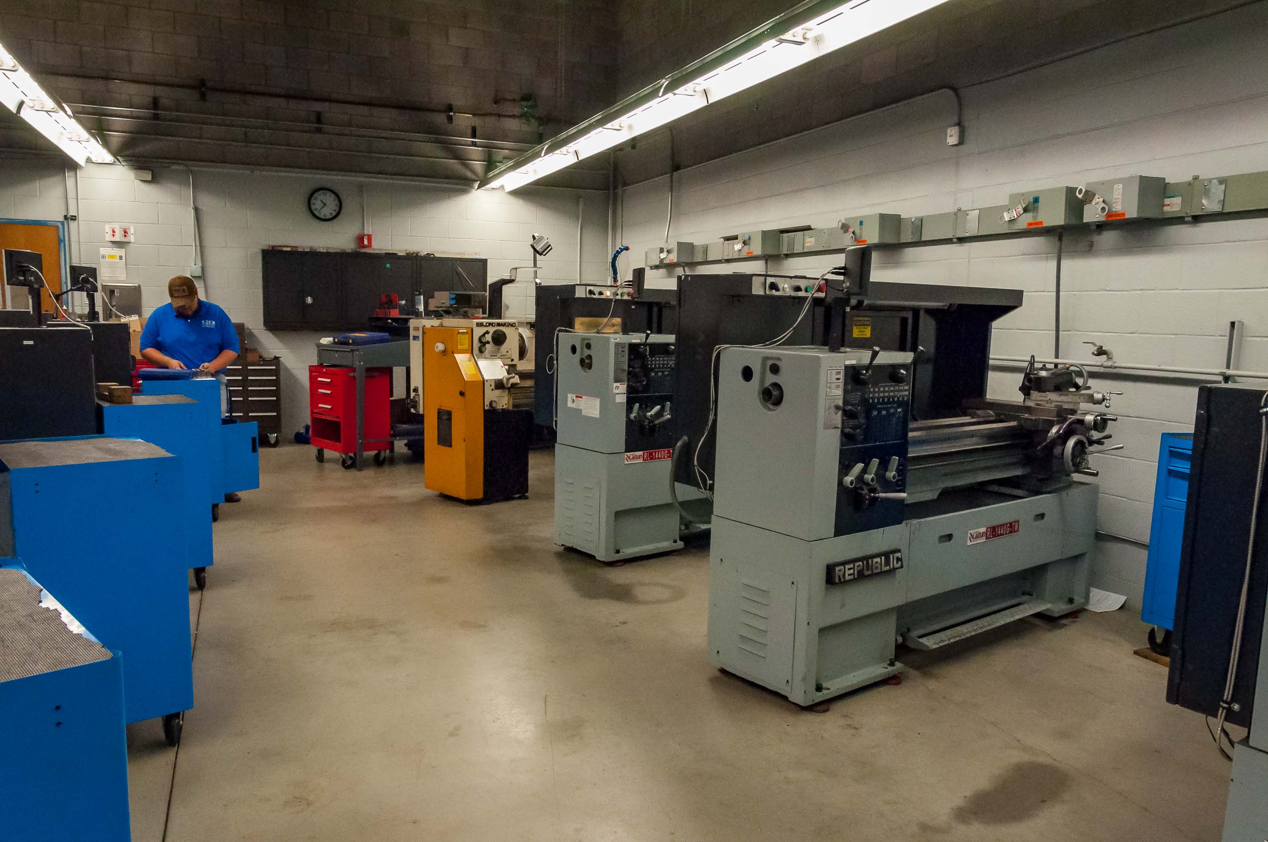 injection mold training manufacturing