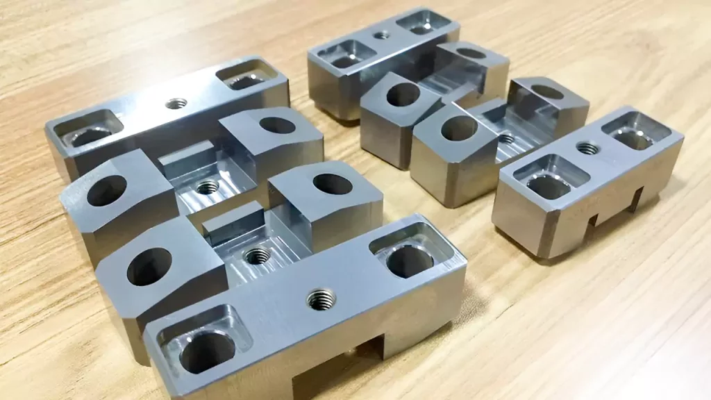 injection molding slider manufacturing