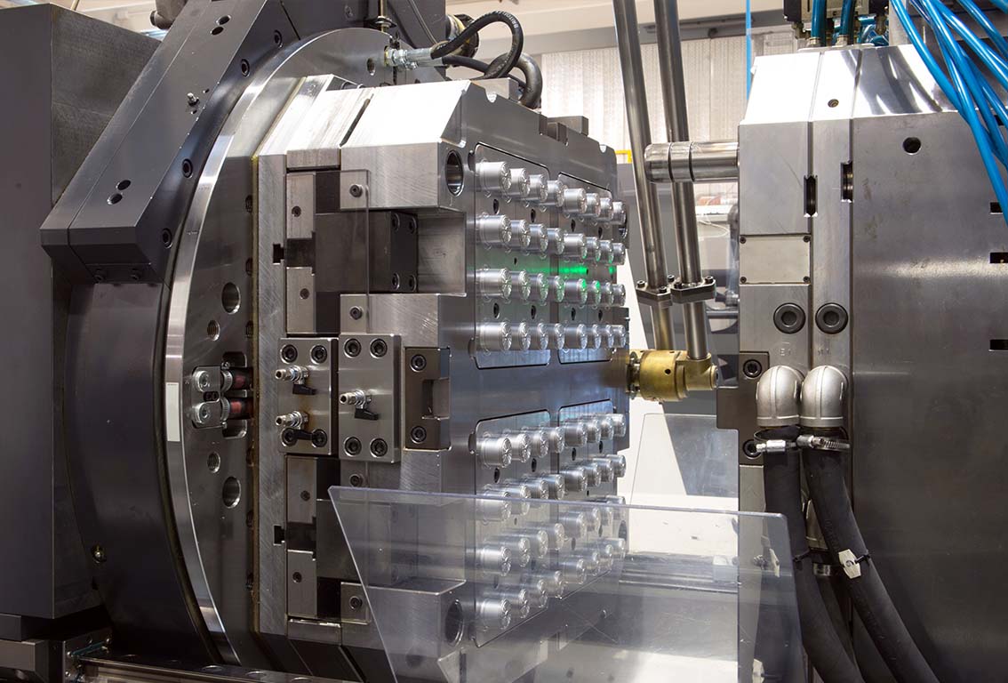 injection moulding advantages manufacturing