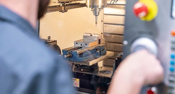 molding hands kit manufacturing