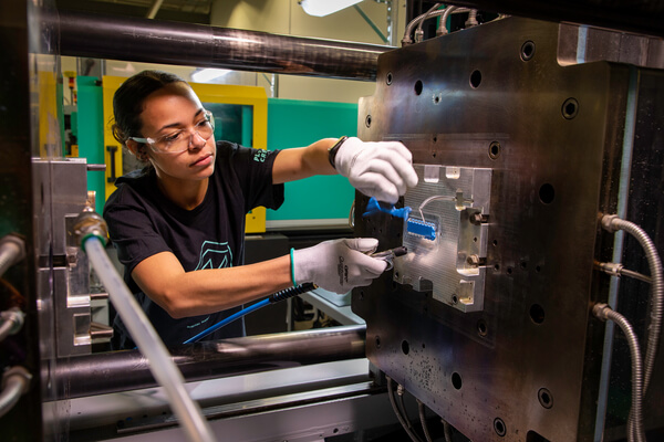 quick turn injection molding manufacturing