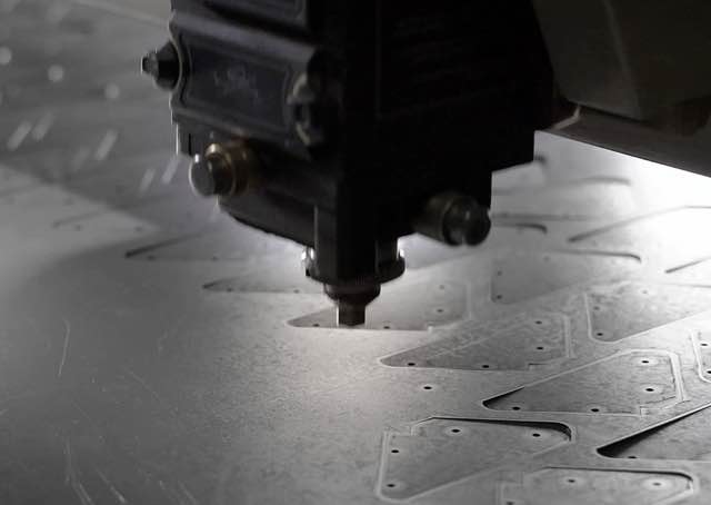 shapeways titanium manufacturing